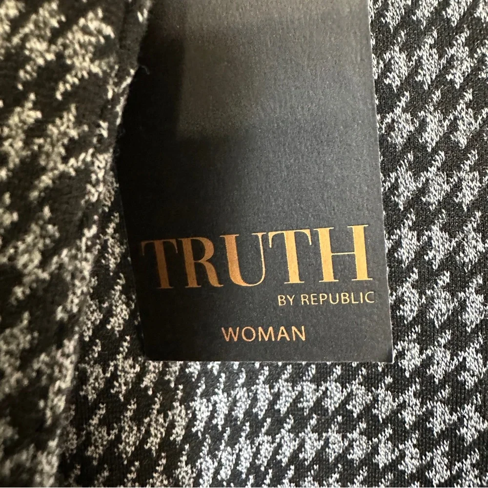 NEW TRUTH BY REPUBLIC‎ Plus Houndstooth Blazer